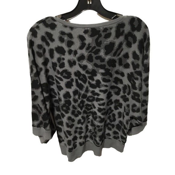 New York & Company Black and Gray Animal Print Top NWT Size M - Picture 3 of 10